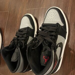 Jordan’s - men 8.5